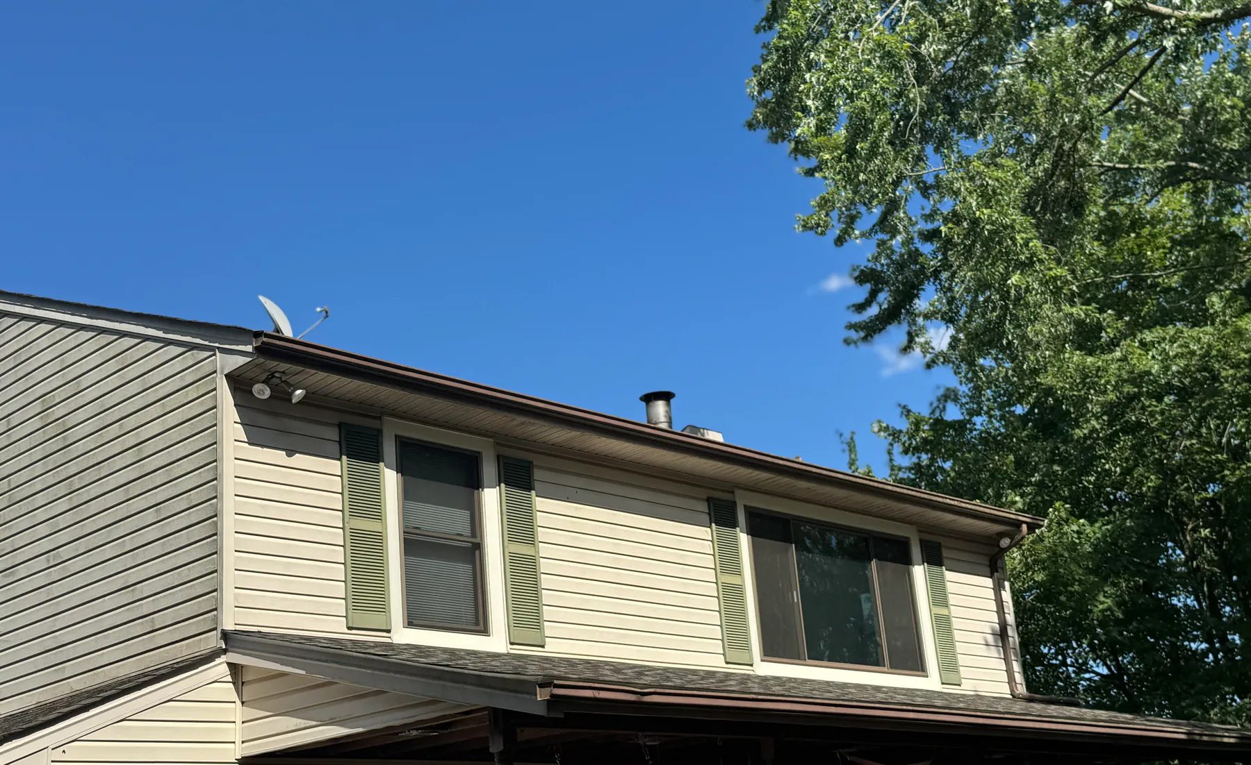 Roofing project completed by Mantle Roofing in Warrenton, VA, photo 6