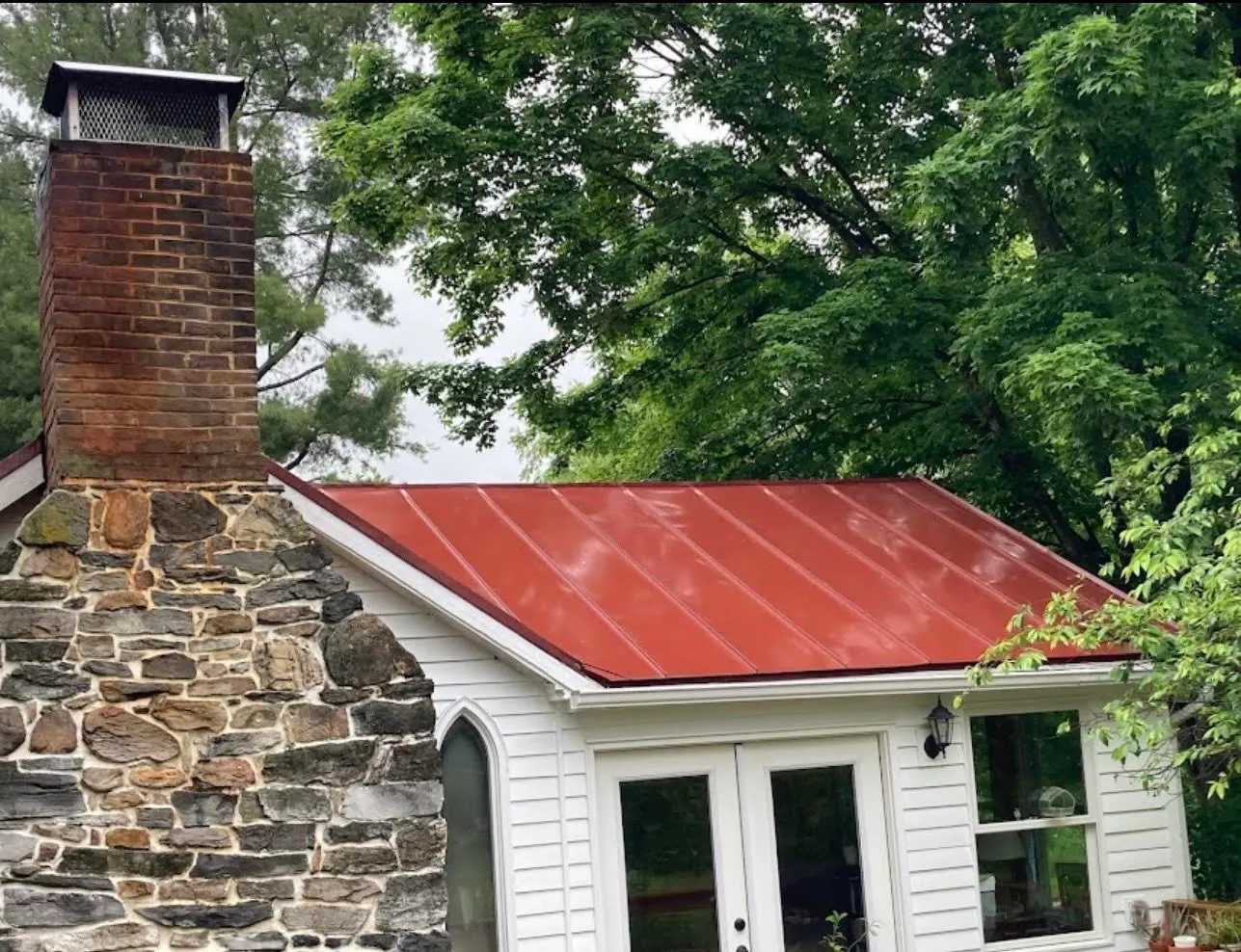 Standing-seam metal roofing project completed by Mantle Roofing in Woodstock, VA, photo 1