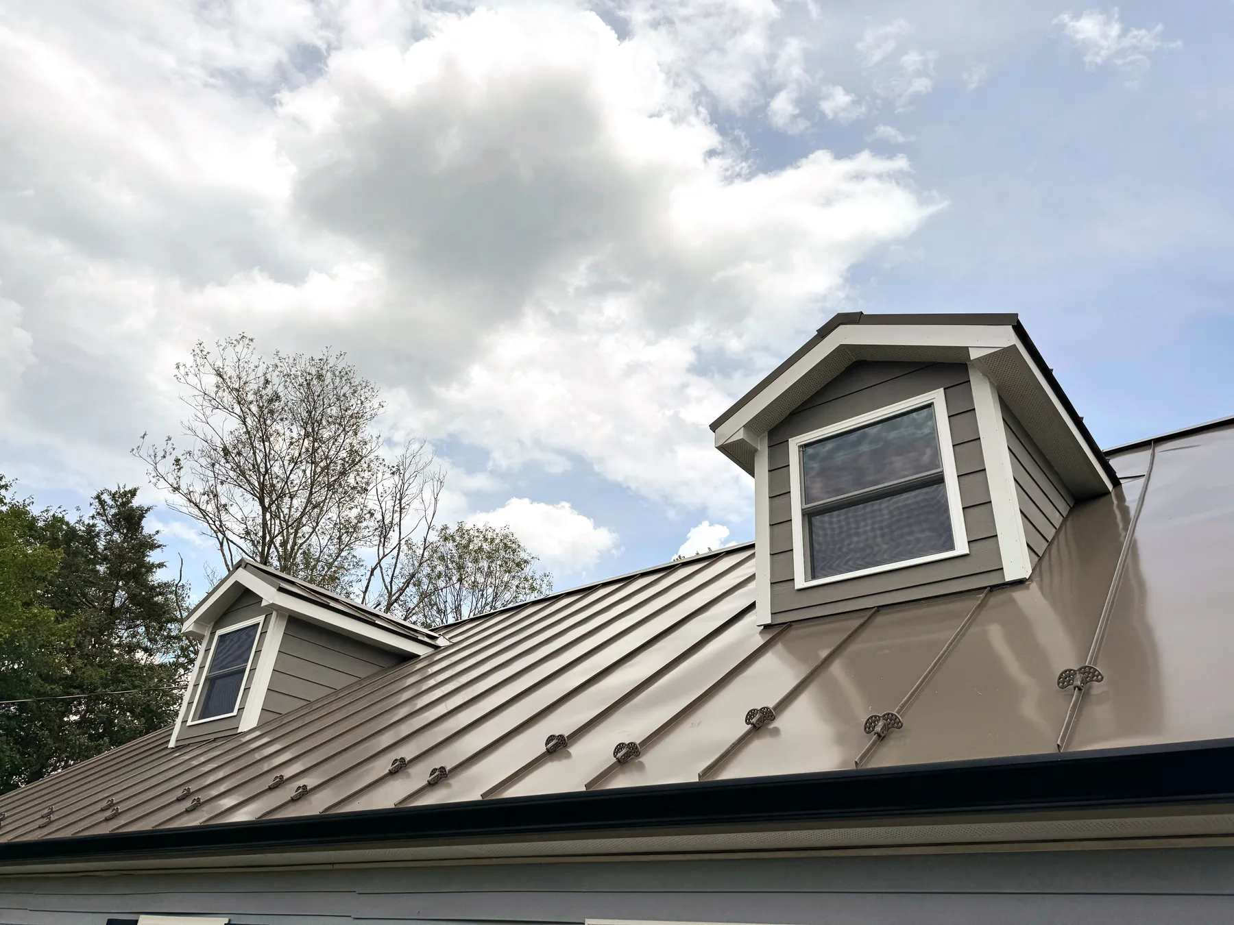 Standing-seam metal roofing project completed by Mantle Roofing in Front Royal, VA, photo 5